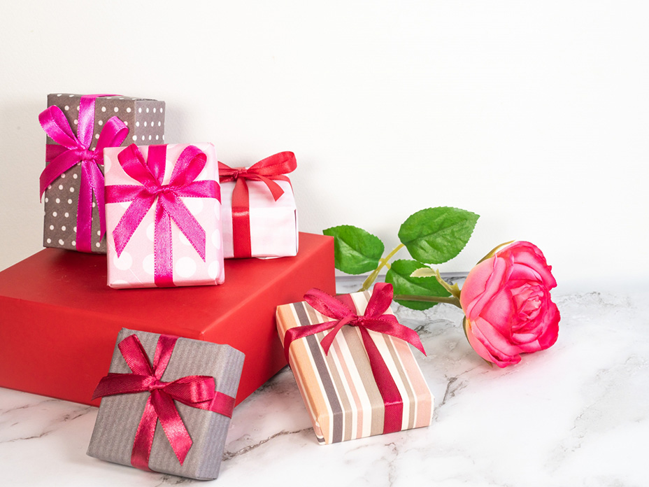 バレンタインのギフトボックスが並んだ写真