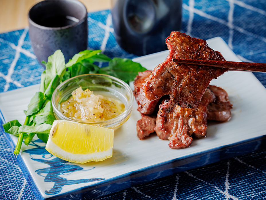 シンプルに焼いた厚切り牛タン